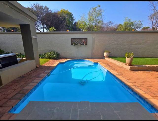 3 BEDROOM TOWNHOUSE FOR SALE IN FAERIE GLEN